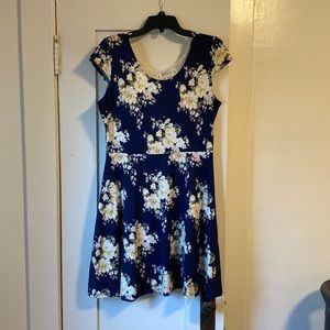 Rue 21 dress, floral and lace back dress. Size large